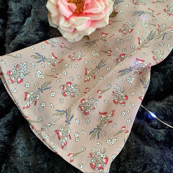 Dance and Marvel Floral Long Sleeve Romper - Picture 4 of 6